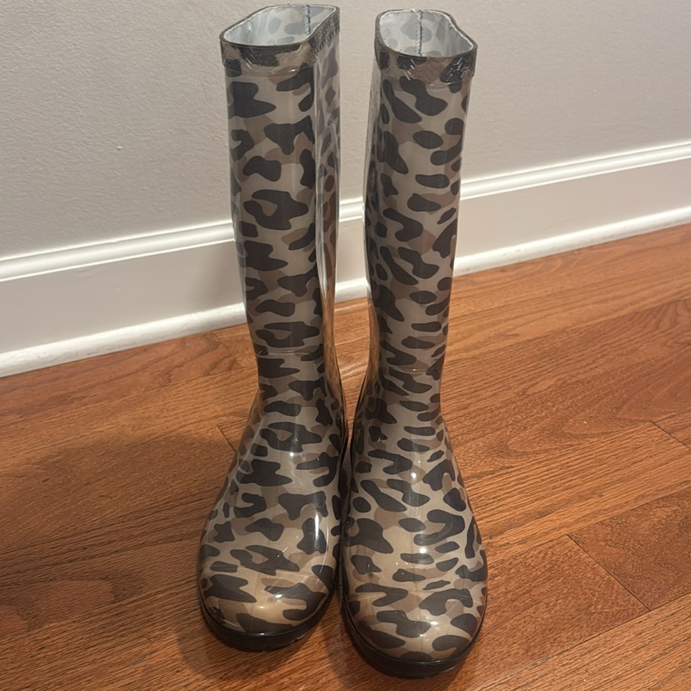 UGG Leopard Print Rain Boots in Brown and Black - Picture 5 of 12